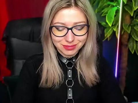 Snapshot of loveHeidi chatting on 03.17.26 loveHeidi online show from 03.17.26