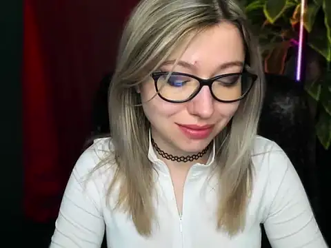 Snapshot of loveHeidi chatting on 03.18.26 loveHeidi online show from 03.18.26