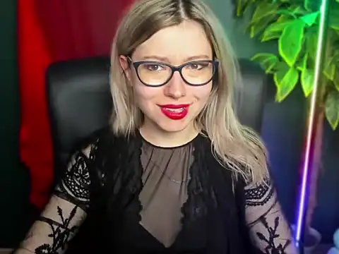 Snapshot of loveHeidi chatting on 03.30.26 loveHeidi online show from 03.30.26