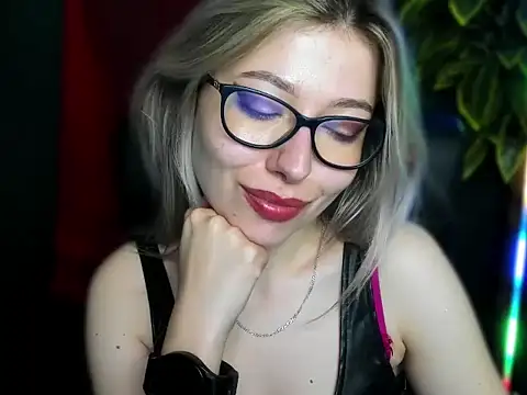 Snapshot of loveHeidi chatting on 04.09.26 loveHeidi online show from 04.09.26