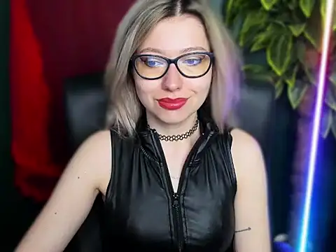 Snapshot of loveHeidi chatting on 04.16.26 loveHeidi online show from 04.16.26