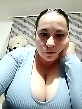 Snapshot of Brunetytka chatting on 10.29.25 Brunetytka online show from 10.29.25