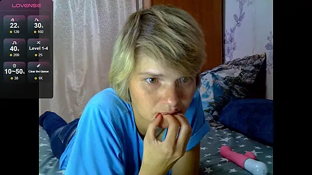 SaraSnow  online show from 09.15.25