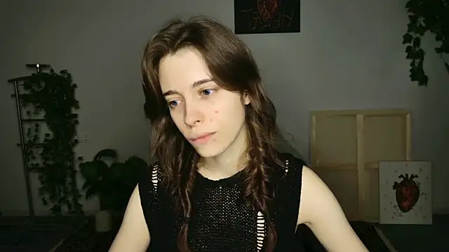 Snapshot of Yoka_paradoXXX chatting on 11.05.25 Yoka paradoXXX online show from 11.05.25