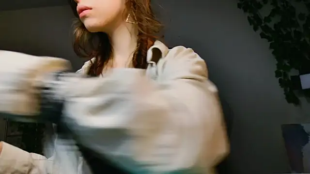 Snapshot of Yoka_paradoXXX chatting on 11.09.25 Yoka paradoXXX online show from 11.09.25