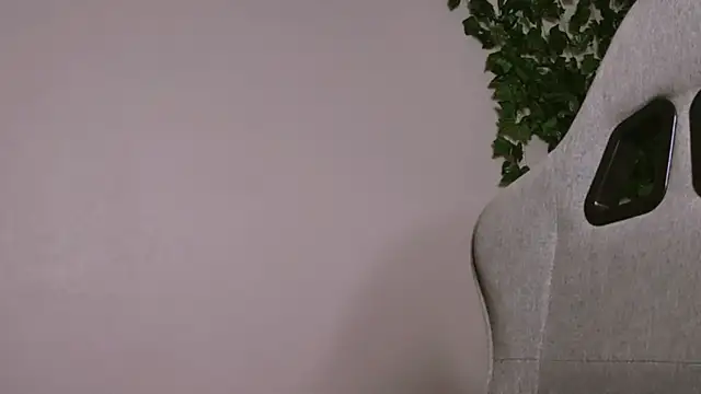 Snapshot of Yoka_paradoXXX chatting on 12.02.25 Yoka paradoXXX online show from 12.02.25