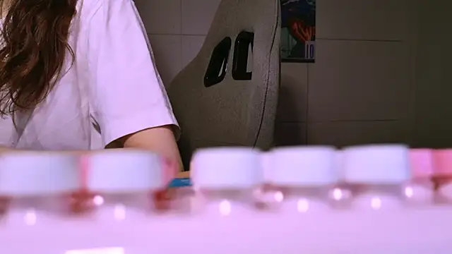 Snapshot of Yoka_paradoXXX chatting on 12.04.25 Yoka paradoXXX online show from 12.04.25