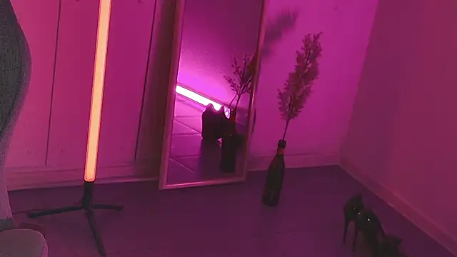 Snapshot of Yoka_paradoXXX chatting on 12.23.25 Yoka paradoXXX online show from 12.23.25