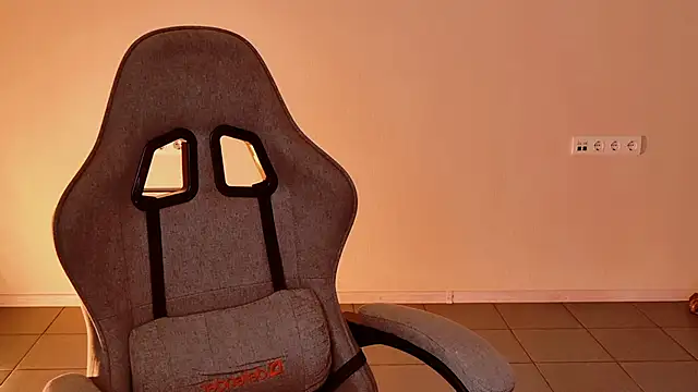 Snapshot of Yoka_paradoXXX chatting on 02.18.26 Yoka paradoXXX online show from 02.18.26