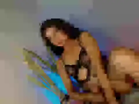 Snapshot of sinful_siren chatting on 09.10.25 sinful siren online show from 09.10.25