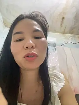 Snapshot of xiaonan- chatting on 11.07.25 xiaonan- online show from 11.07.25