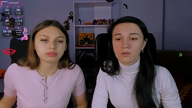 Snapshot of lia_sunset chatting on 10.20.25 lia sunset online show from 10.20.25