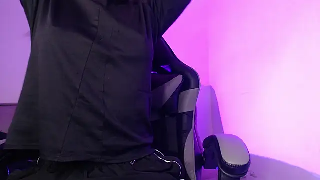 GwenHazel online show from 11.07.25