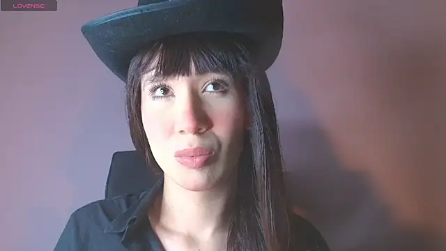 Snapshot of Electra_Gosselin chatting on 12.18.25 Electra Gosselin online show from 12.18.25