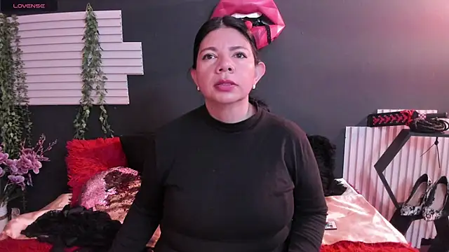 kinky momm online show from 07.04.26