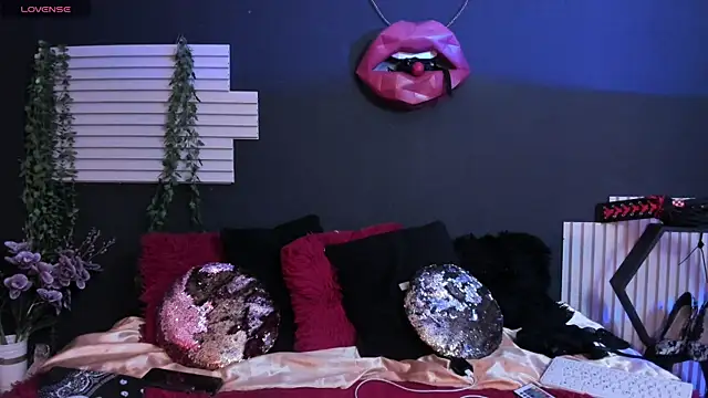 kinky momm online show from 07.06.26