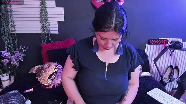 kinky momm online show from 07.10.26