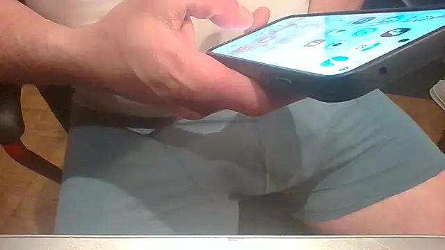 Snapshot of ludopz chatting on 10.30.25 ludopz online show from 10.30.25