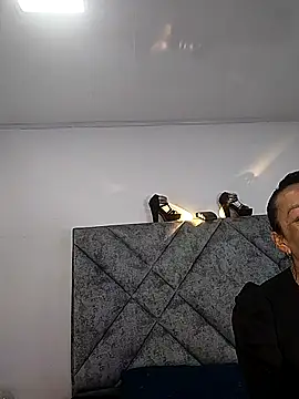 Shantey Laurent online show from 11.27.25