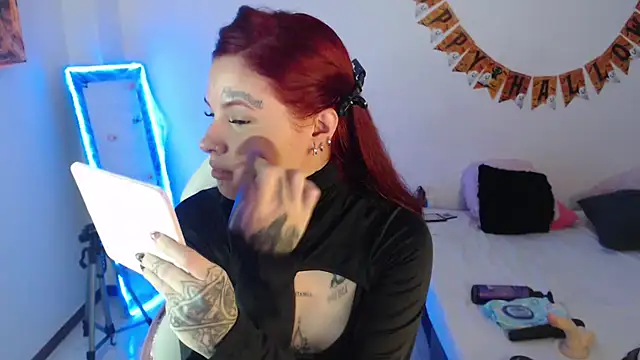 Snapshot of Maddy_Vicius19 chatting on 10.27.25 Maddy Vicius19 online show from 10.27.25