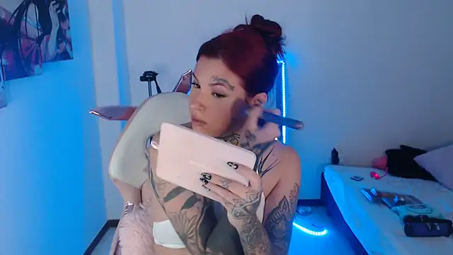 Snapshot of Maddy_Vicius19 chatting on 11.12.25 Maddy Vicius19 online show from 11.12.25