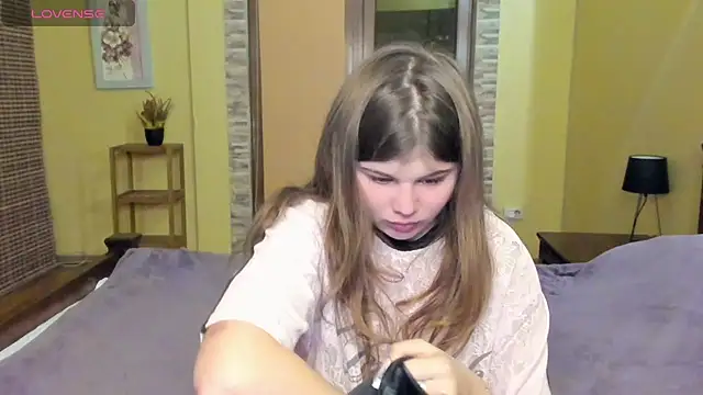 Snapshot of Lilly_Jess chatting on 11.02.25 Lilly Jess online show from 11.02.25