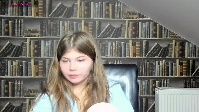 Snapshot of Lilly_Jess chatting on 11.06.25 Lilly Jess online show from 11.06.25