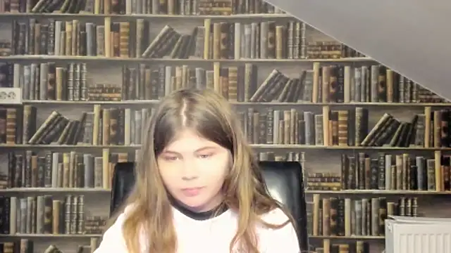 Snapshot of Lilly_Jess chatting on 11.08.25 Lilly Jess online show from 11.08.25