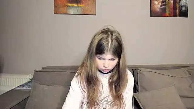 Snapshot of Lilly_Jess chatting on 11.14.25 Lilly Jess online show from 11.14.25