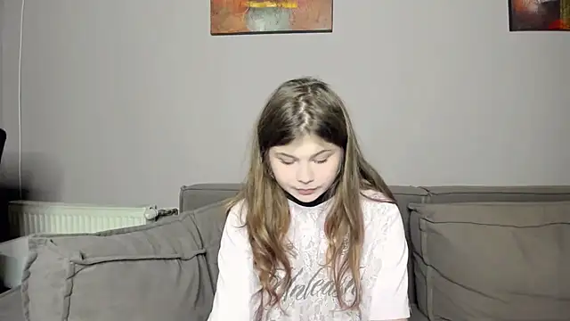 Snapshot of Lilly_Jess chatting on 11.23.25 Lilly Jess online show from 11.23.25