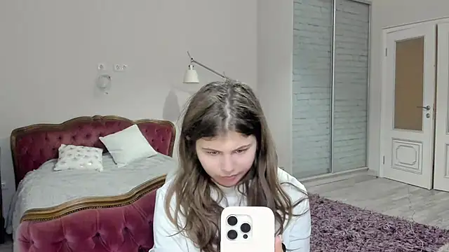 Snapshot of Lilly_Jess chatting on 11.27.25 Lilly Jess online show from 11.27.25