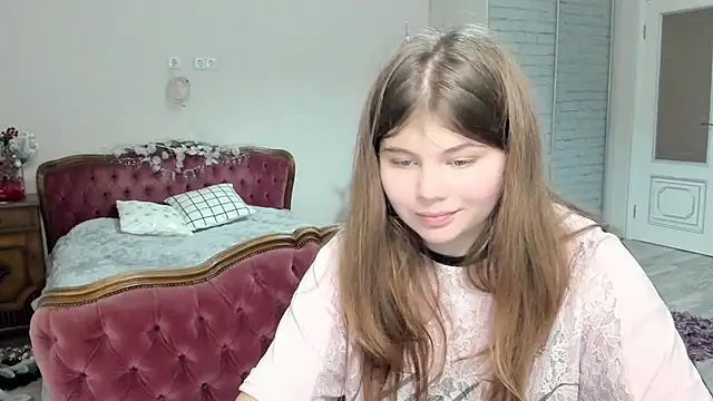 Snapshot of Lilly_Jess chatting on 12.19.25 Lilly Jess online show from 12.19.25