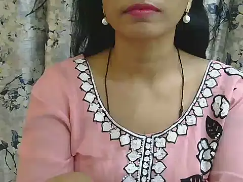 MISS SOMIYA online show from 08.03.26