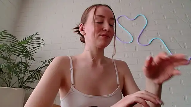 Snapshot of WhitePrincessLuna chatting on 04.27.26 WhitePrincessLuna online show from 04.27.26