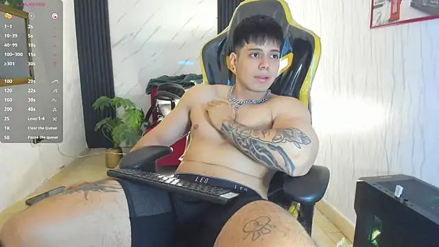 Snapshot of xKevyn chatting on 11.16.25 xKevyn online show from 11.16.25