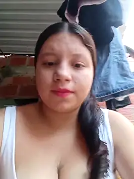 Shell Latina online show from 10.23.25