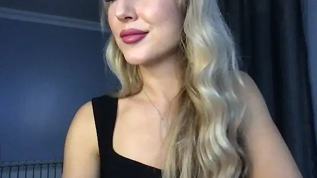 Snapshot of Pyrelissa chatting on 12.01.25 Pyrelissa online show from 12.01.25