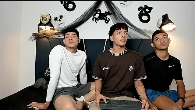 Snapshot of maicol_cum23 chatting on 10.28.25 maicol cum23 online show from 10.28.25