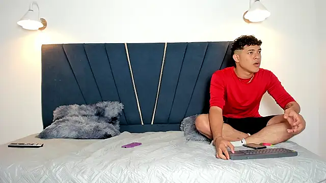 Snapshot of maicol_cum23 chatting on 11.12.25 maicol cum23 online show from 11.12.25