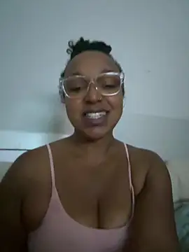 Snapshot of MillionMillz chatting on 09.08.25 MillionMillz online show from 09.08.25