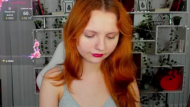 Snapshot of AlisHanson chatting on 11.07.25 AlisHanson online show from 11.07.25