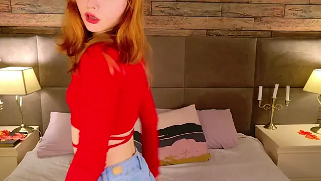 Snapshot of AlisHanson chatting on 11.18.25 AlisHanson online show from 11.18.25