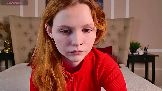 Snapshot of AlisHanson chatting on 12.05.25 AlisHanson online show from 12.05.25