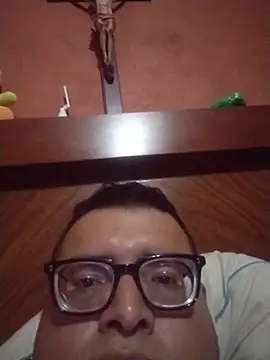 Snapshot of Santiagoqro85 chatting on 12.02.25 Santiagoqro85 online show from 12.02.25