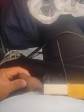 Snapshot of Santiagoqro85 chatting on 12.03.25 Santiagoqro85 online show from 12.03.25