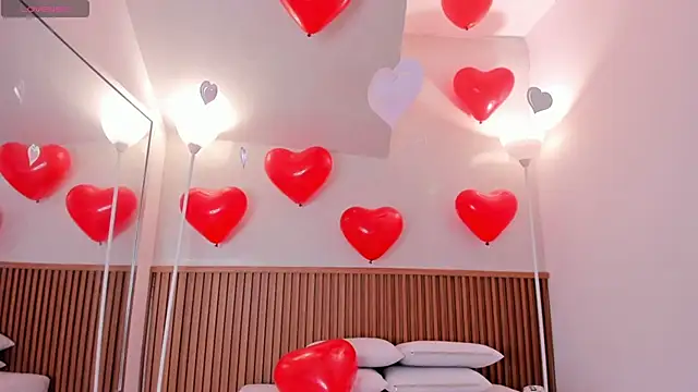 nicol giraldoo online show from 02.15.26