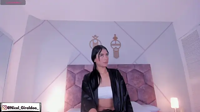 nicol giraldoo online show from 04.09.26