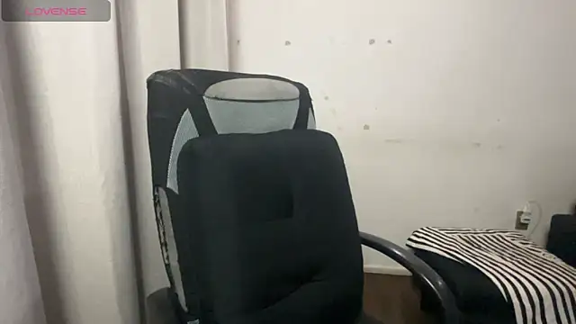 Snapshot of valentinauwu chatting on 02.02.26 valentinauwu online show from 02.02.26