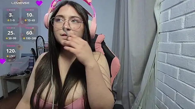 Snapshot of valentinauwu chatting on 03.21.26 valentinauwu online show from 03.21.26