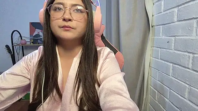 Snapshot of valentinauwu chatting on 03.31.26 valentinauwu online show from 03.31.26